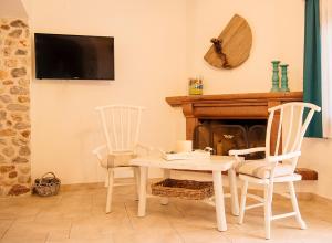 Summer House Collection - A Secluded Getaway