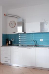 City Seaview Apartment by Vlora Office
