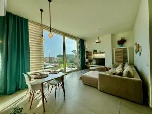 Green Coast, Palase 148 - Palasë