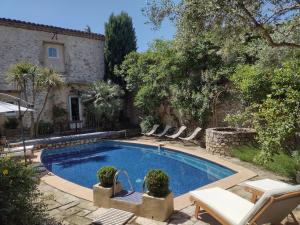 Maisons d'hotes La Maison Des Autres, piscine chauffee, chambres d'hotes proches Uzes, Nimes, Pont du Gard : photos des chambres