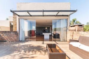 Casa Moderna e Equipada em Condomínio Fechado