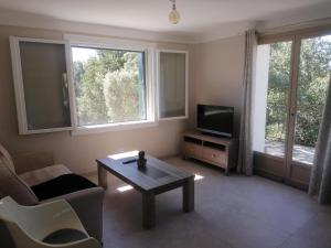 charmant logis avec vue sur lHérault pour 4 personnes à Aniane