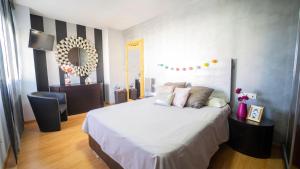 Apartamento Alhambra a 8 minutos del Centro,con Piscina Agua Salada