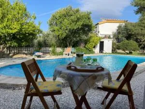 habitaciones con piscina privada en casa de campo, Granada - Las Gabias