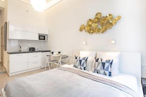 Ultra Central - NEW - Comfy Studio