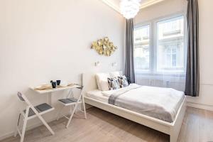 Ultra Central - NEW - Comfy Studio