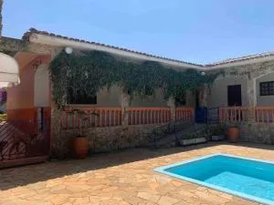 Chácara aconchegante: finais de semana e temporada - 卡庞博尼图