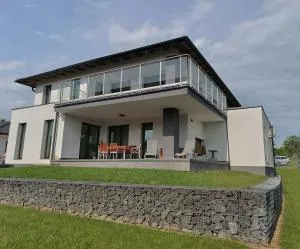 Villa Almond - 沃尼奥尔茨沃什海吉