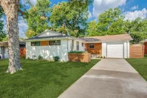 Modern, Roomy, Game Room, Patio, Family Home, Private Parking - 法默斯布兰奇