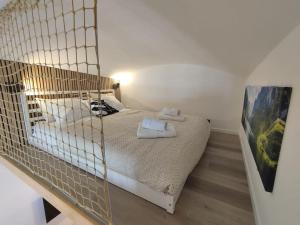 One-bedroom city apartment 