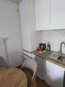 PRAVI RAJ 12 a - Trstenik