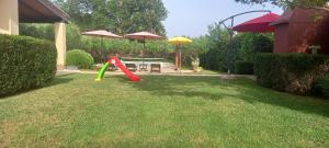 Mala kuća sa velikim grijanim bazenom ANTONIO