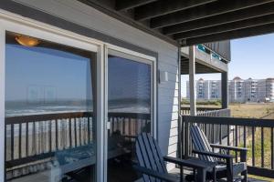 Oceanfront Pool Balcony at Ospreys Nest in North Topsail Beach