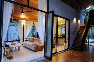 Villa Thalanena By The Beach