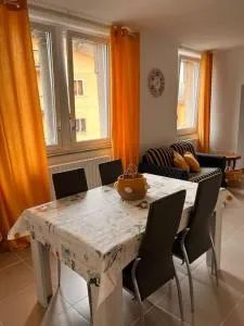 Casina gialla - Dotti