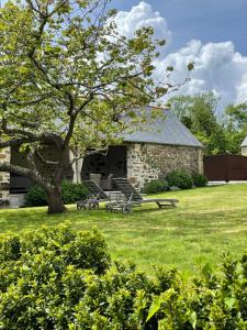 Maisons de vacances Les Cottages du Manoir, Jacuzzi -Crozon : Maison 4 Chambres