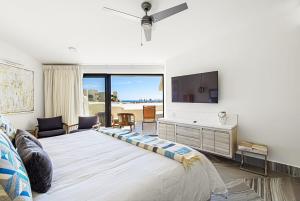 Unit 168- Casa Sangria - OCEANFRONT - Fully Renovated