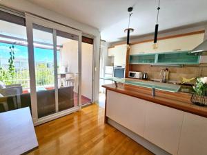 Beautiful Apartment, Beach by foot