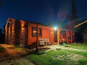 Osada Brzeziny - 25 minut od Warszawy - sauna, balia z jacuzzi, basen, altana, grill, ogród, ognisko