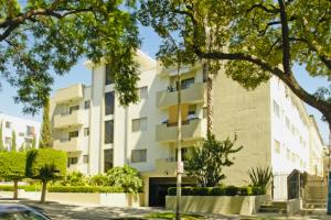 Sunset & La brea studio!! Best location ever