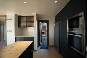 Lujosa casa en Playa Hermosa vista lago y volcanes