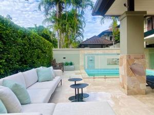 AQUA Beachfront Villa Port Douglas