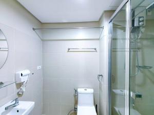 1BR Condotel with Balcony at FAME Residences #FM08