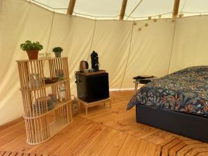 Tentes de luxe Nuit insolite en Tipi avec bain nordique privatif, petits dejeuners inclus : photos des chambres