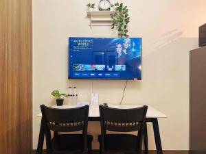 1BR Condotel with Balcony at FAME Residences #FM26