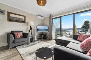 Summit 11 - Modern 3BR Apartment l Stunning Lake Views l WiFi l BBQ l Air-Con - Jindabyne