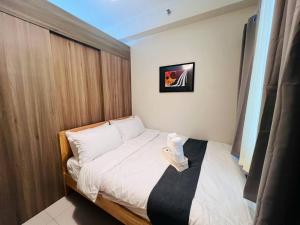 1BR Condotel with Balcony at FAME Residences #FM27