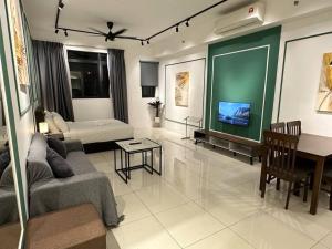 Chambers A Studio Flat, KLCC & KL Tower ,view in City