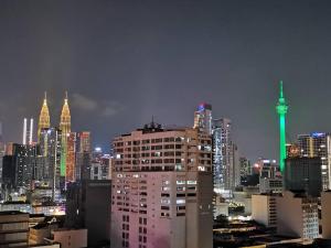 Chambers A Studio Flat, KLCC & KL Tower ,view in City