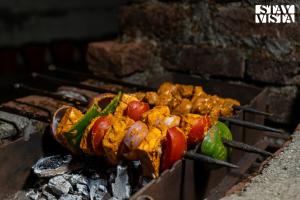 StayVista at Edwinstowe House with Heater, Bonfire & BBQ Grill