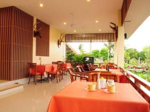 Baan Chay Namm Resort