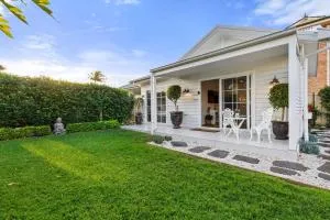 Toowoon Bay - Tranquil Couples Retreat - EV Powerpoint - Long Jetty