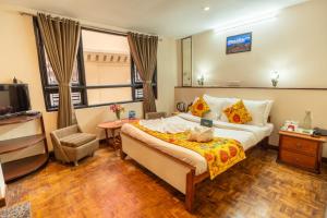 Muscatel Fairmount 100 Mts from Mall Road