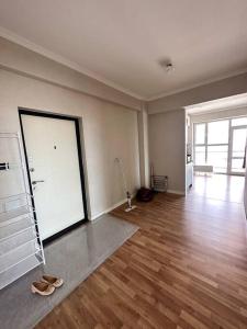 Main road NEW apartment