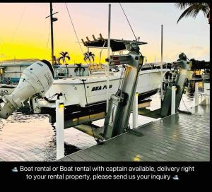 BEAUTIFUL WATER VIEW POOL GYM Room Private Dock