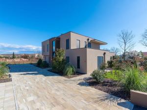 Villa Querchus with private pool 7 