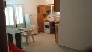 Chalet in north coast km 34 very near to HBE airport - ‘Izbat al ‘Ulā