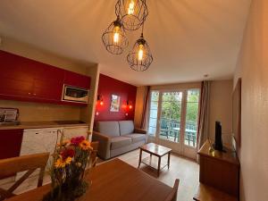 Appt HAMEAU DU LAC (apt 142) avec piscine et vue sur le lac