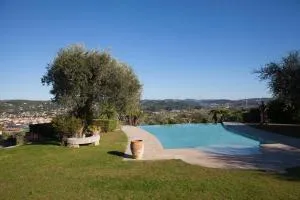 Cannes Mas provençal piscine 8 personnes 350 m2 - Pégomas