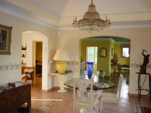 Villas Cannes Mas provencal piscine 8 personnes 350 m2 : Villa