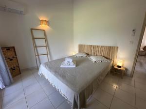 Two-Bedroom Villa with Air Conditioning room in Résidence Le Village Marin