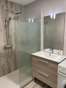 Maisons de vacances Maison familiale en bordure du lac - O bois flotte : photos des chambres