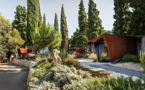 Porton Nature Hideouts - 罗维尼村