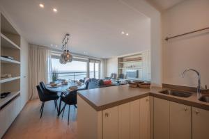 7e verdiep Appartement met zeezicht in Knokke voor max 6 personen
