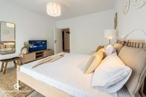 Plaza Residence Studio 316