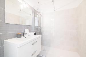 Appartements Extraordinary Sea View - 1 Bdr with AC : photos des chambres